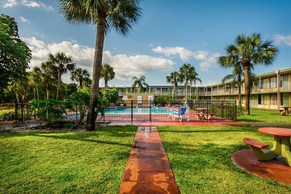 Red Roof Inn Vero Beach - I-95 Съоръжения снимка