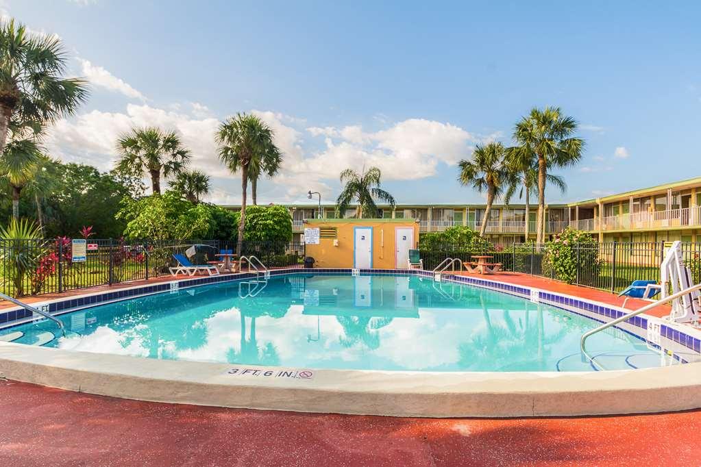 Red Roof Inn Vero Beach - I-95 Съоръжения снимка