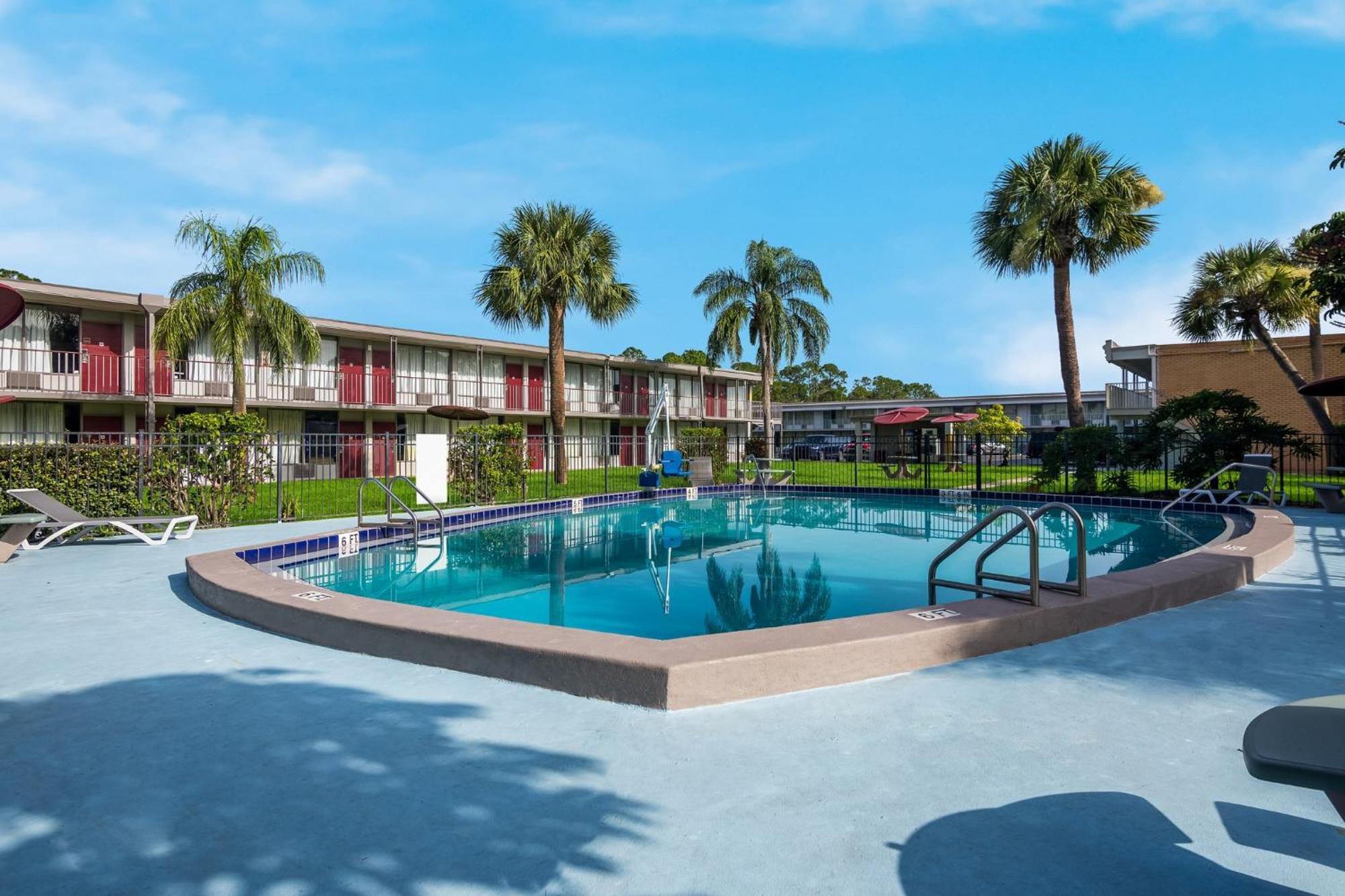 Red Roof Inn Vero Beach - I-95 Екстериор снимка