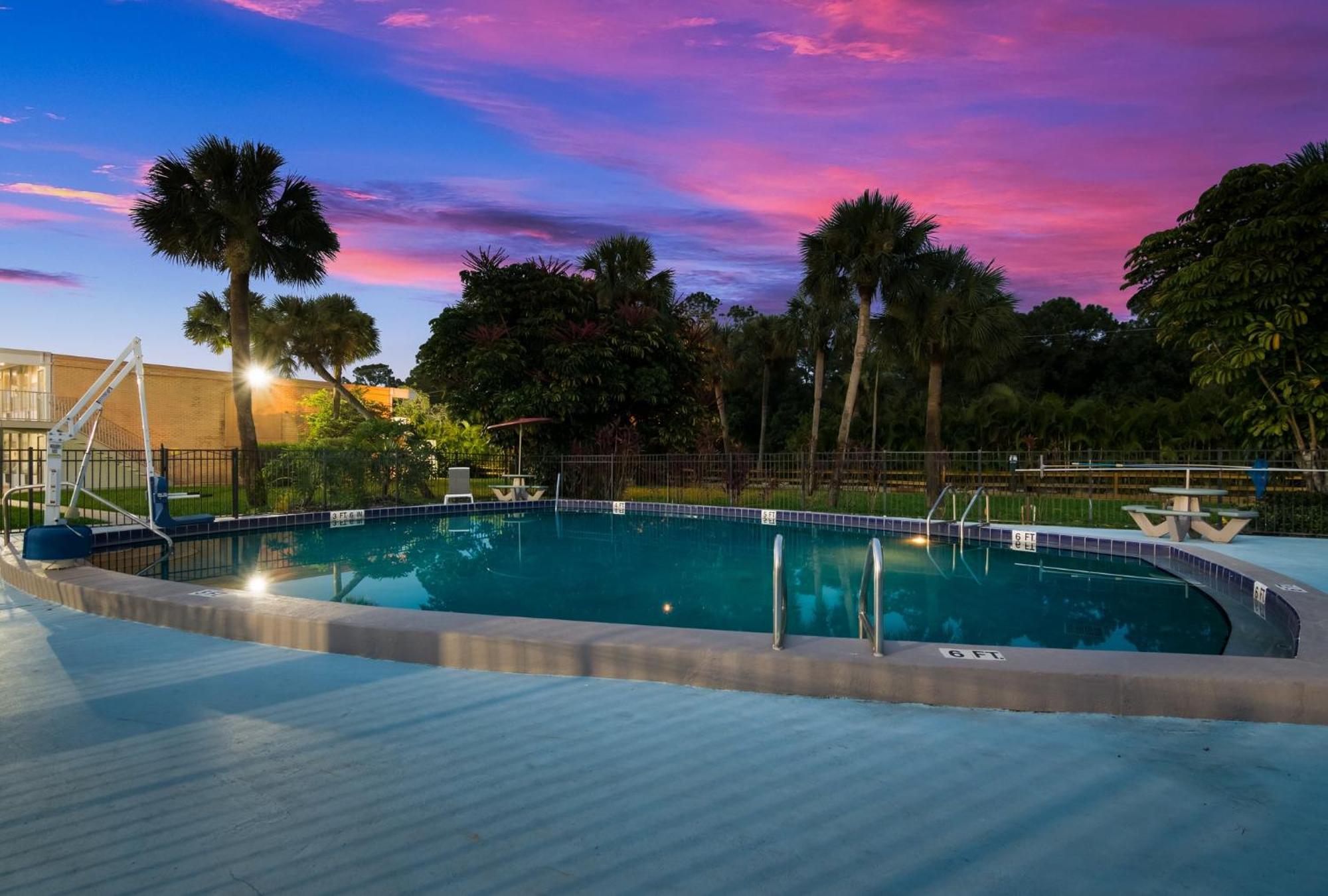 Red Roof Inn Vero Beach - I-95 Екстериор снимка
