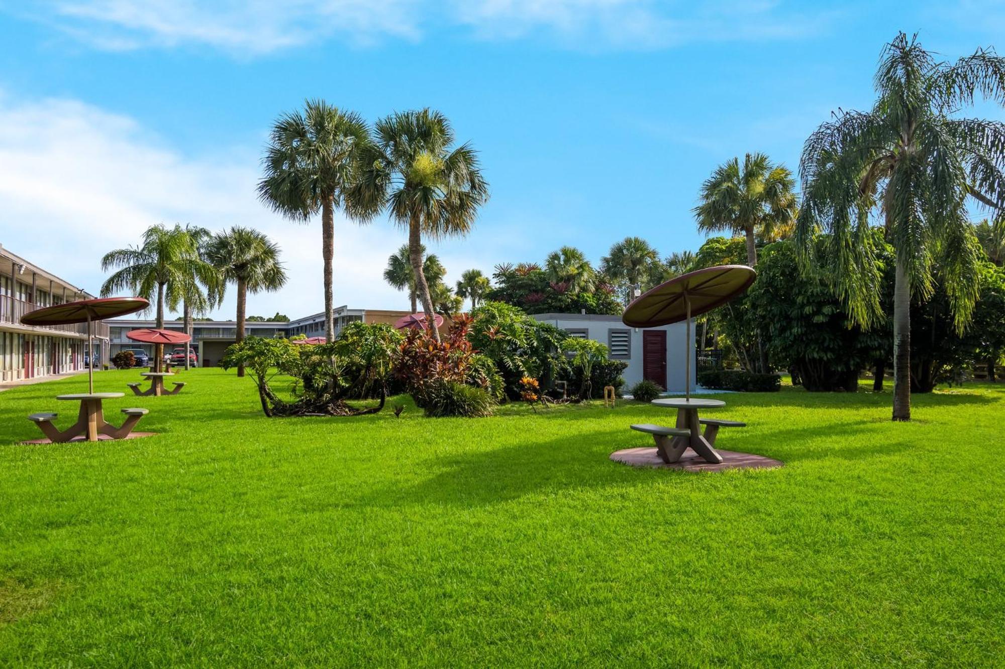 Red Roof Inn Vero Beach - I-95 Екстериор снимка