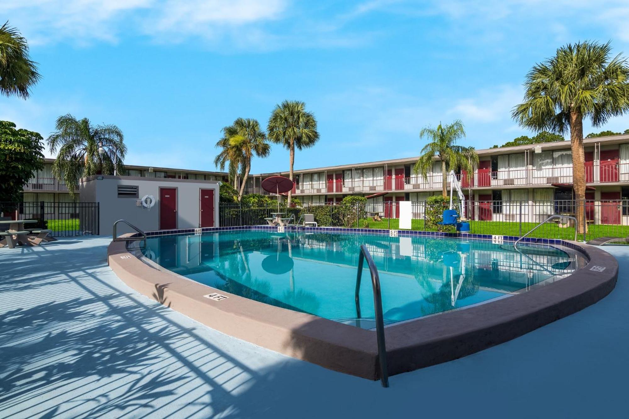 Red Roof Inn Vero Beach - I-95 Екстериор снимка