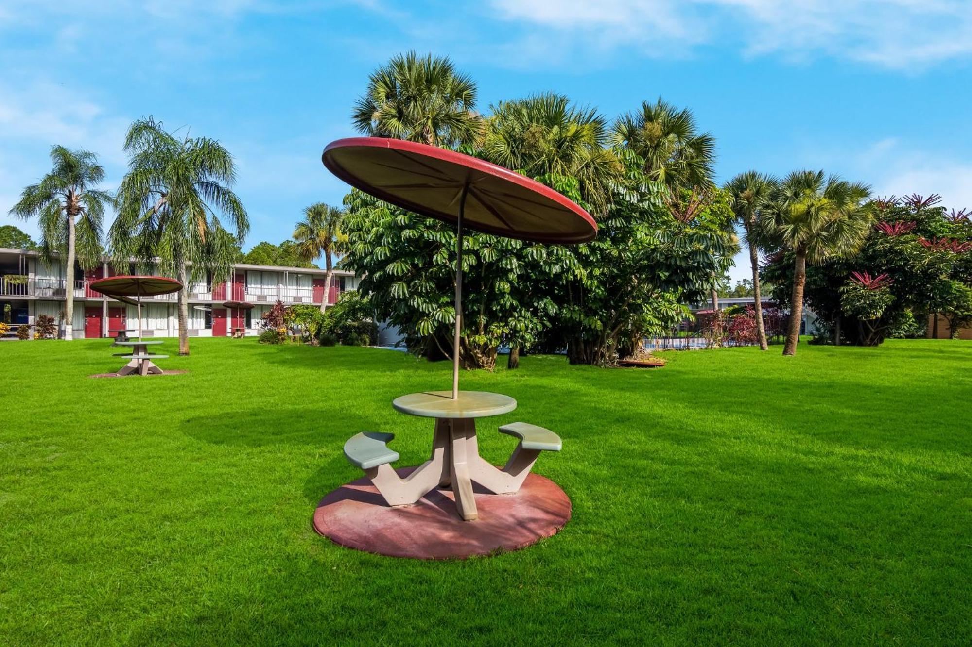 Red Roof Inn Vero Beach - I-95 Екстериор снимка